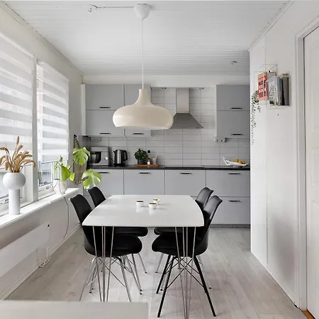Radhus Med 5 Min Bilavstand Till Centrum & Strand Halmstad Exterior photo