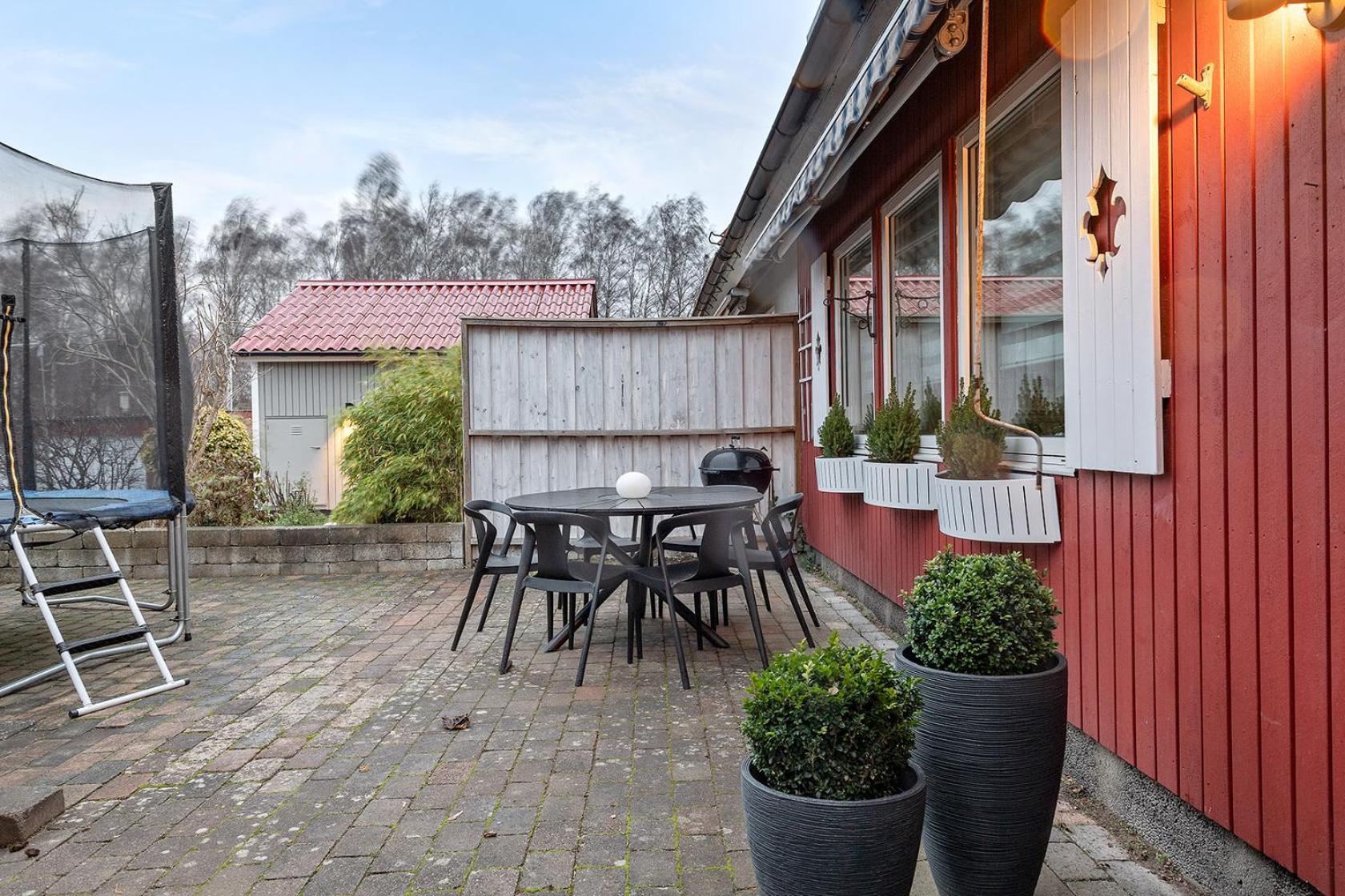 Radhus Med 5 Min Bilavstand Centrum &